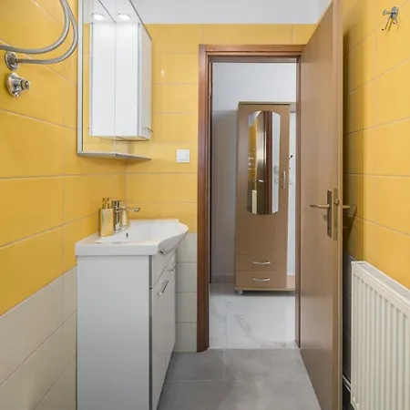 Elena Apartman *