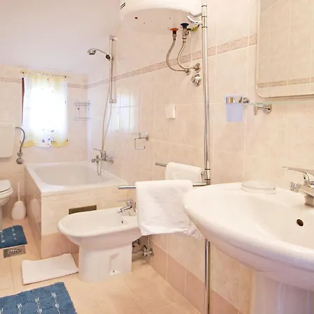 Elena Apartman